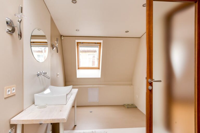 Was ist bei der Installation eines neuen Waschbeckens aus Keramik zu beachten