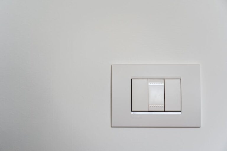 Wie tausche ich einen defekten Dimmer-Lichtschalter aus