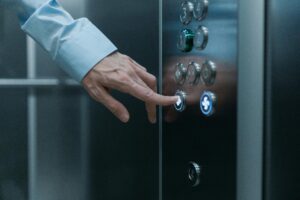 Wie viele Etagen sind ohne Aufzug erlaubt?