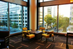 Welche Fenster sind besonders gut für den Schallschutz?