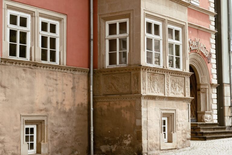 Wie wähle ich die besten Fenster für eine Altbausanierung