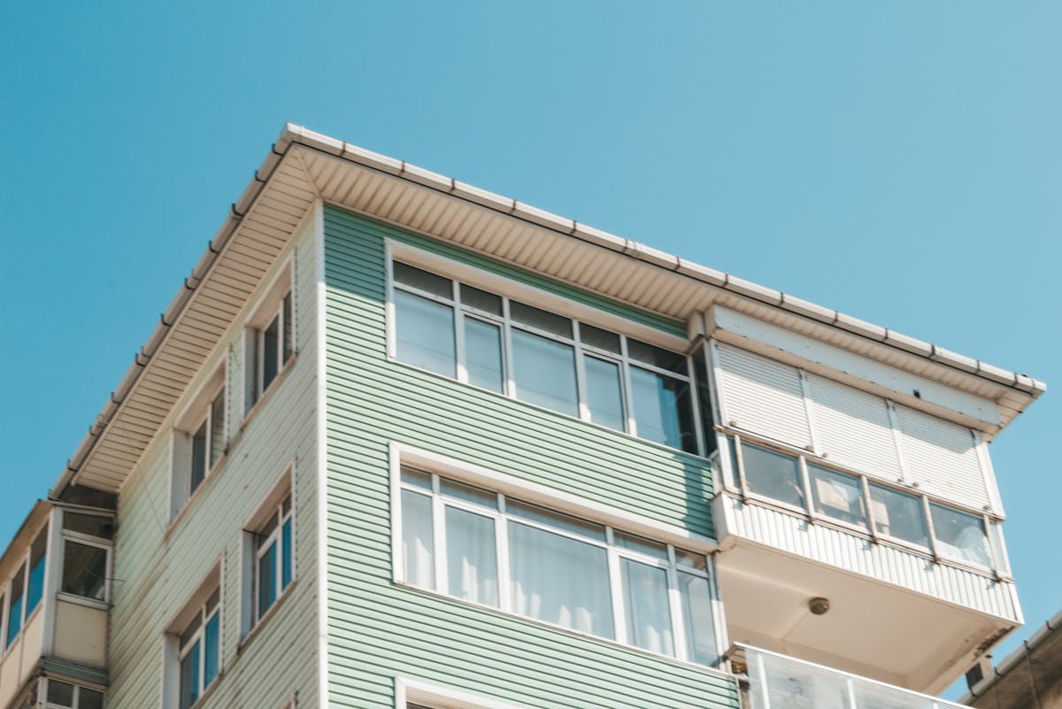 Wie groß muss der Dachüberstand bei einem Haus sein