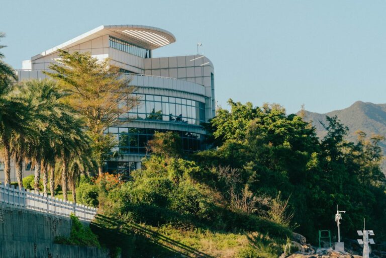 Welche Garage passt am besten zu einem Hanghaus